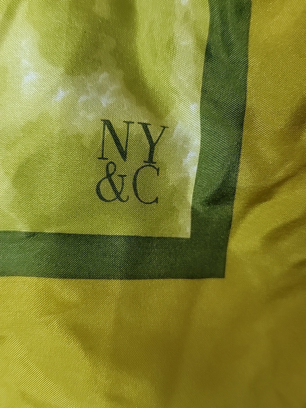 NEW YORK & COMPANY Chartreuse Animal Abstract Print Retro Fashion Neck Scarf - Picture 4 of 4